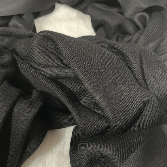 🌷NET Fashion Sooo Soft Scarf NWT - Picture 3 of 9